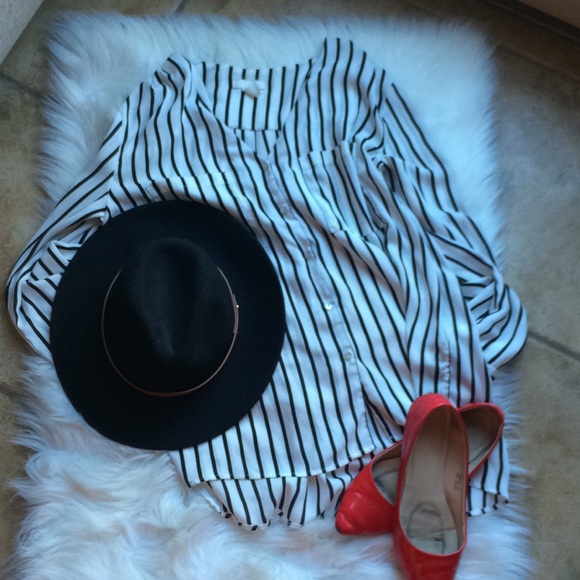 Top - Picture 2 of 4